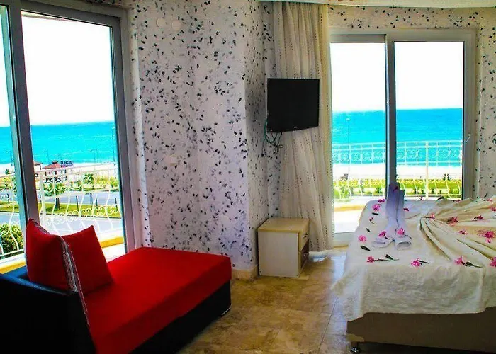 Deniz Ξενοδοχείο 4*