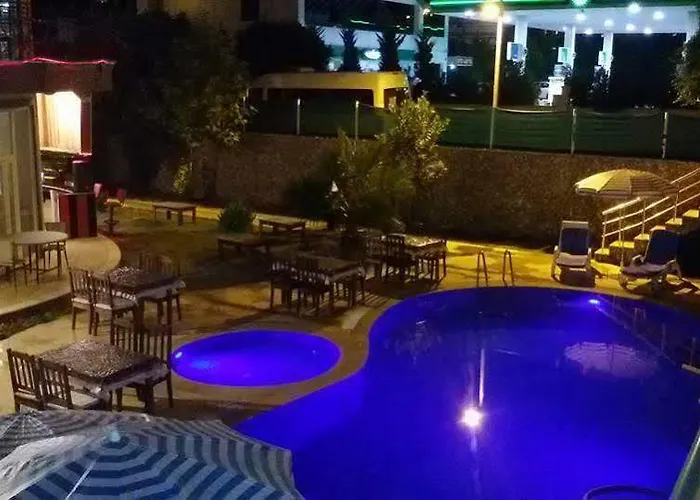 Ξενοδοχείο Deniz 4*