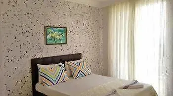 Deniz Suit Mahmutlar