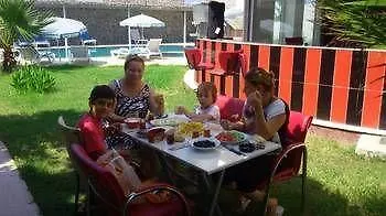 Deniz Suit Mahmutlar